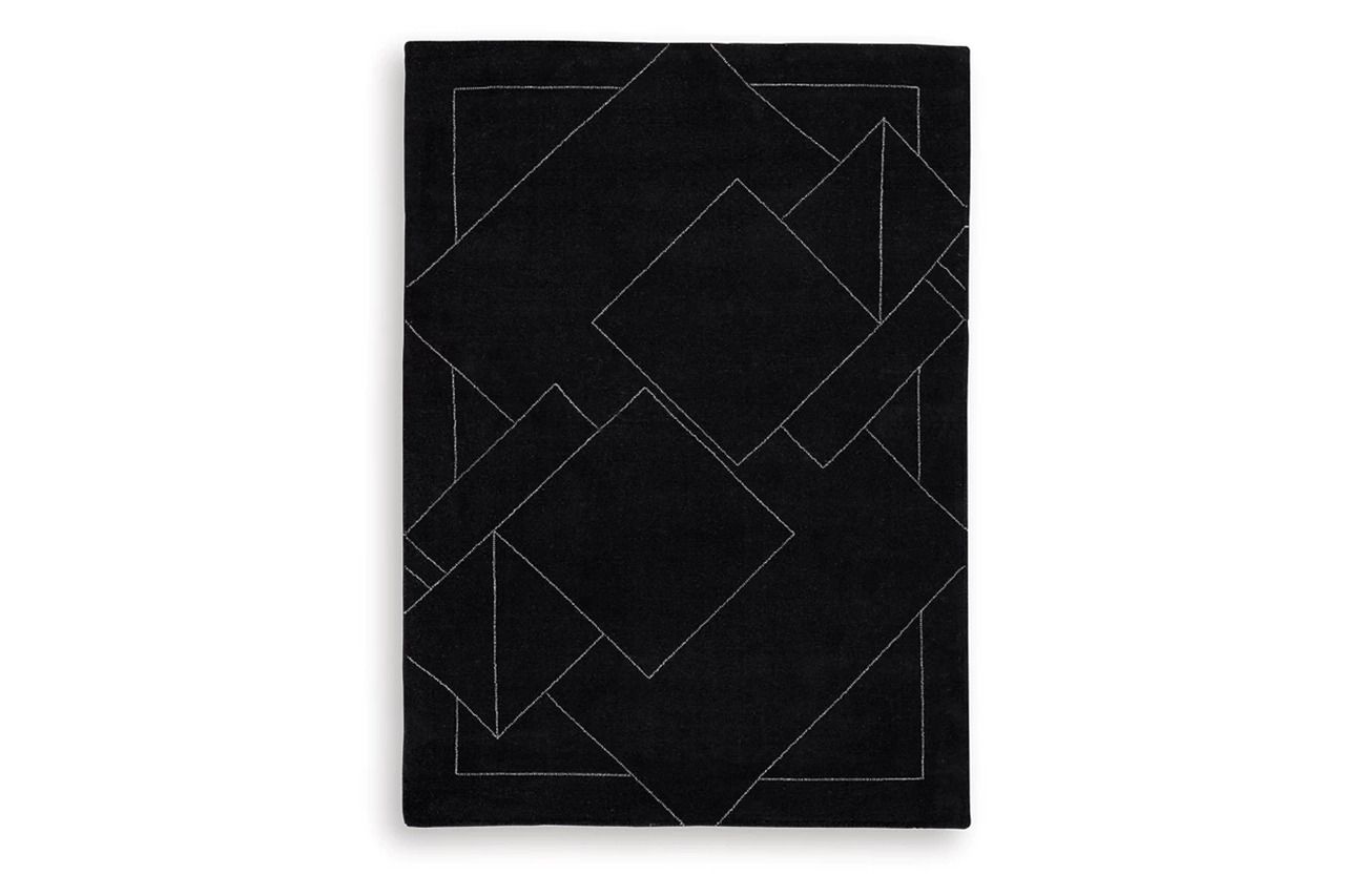 Marav 5' x 7' Area Rug In Black and White R407532
