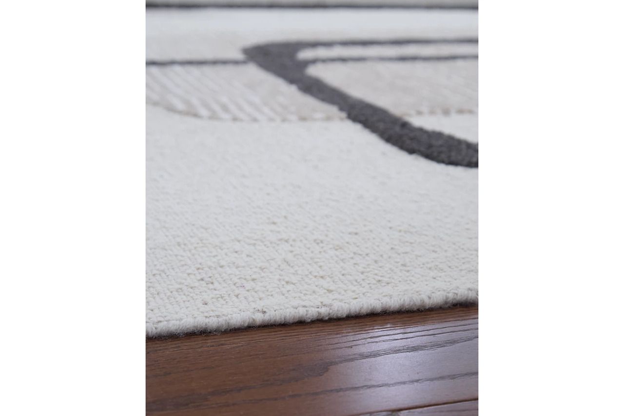 Davismour 5' x 7' Area Rug In Ivory/Taupe/Charcoal R407562
