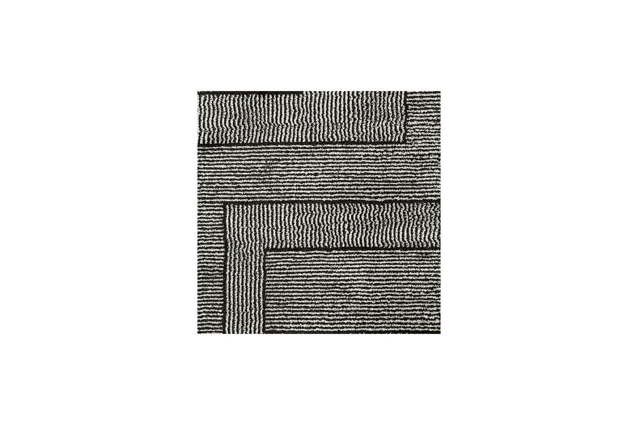 Kurtmen 5' x 7' Area Rug In Black and Ivory R407592