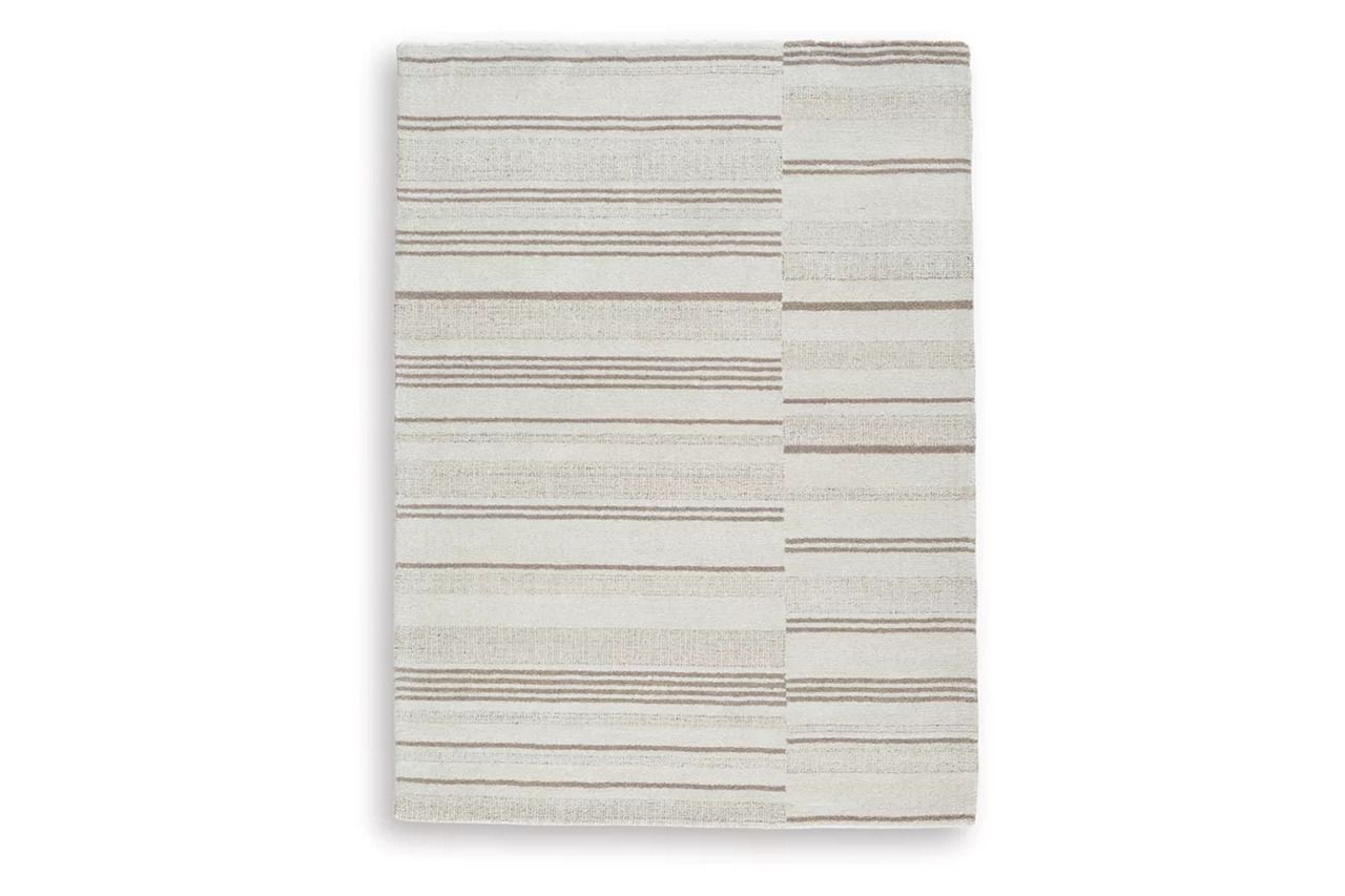 Gadence 5' x 7' Area Rug In Ivory and Tan R407642