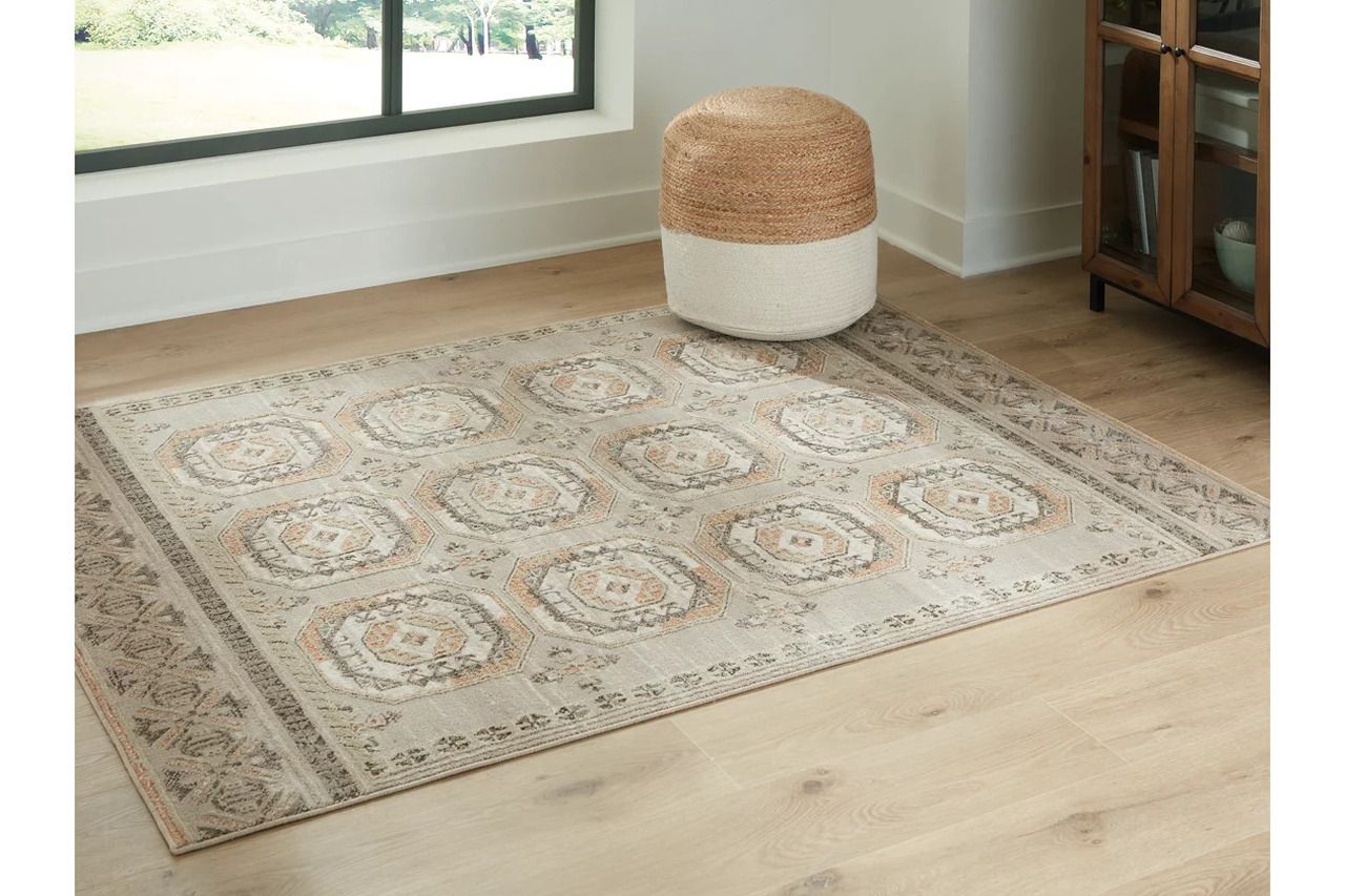 Bachby 5'3" x 7' Area Rug In Multi R407682