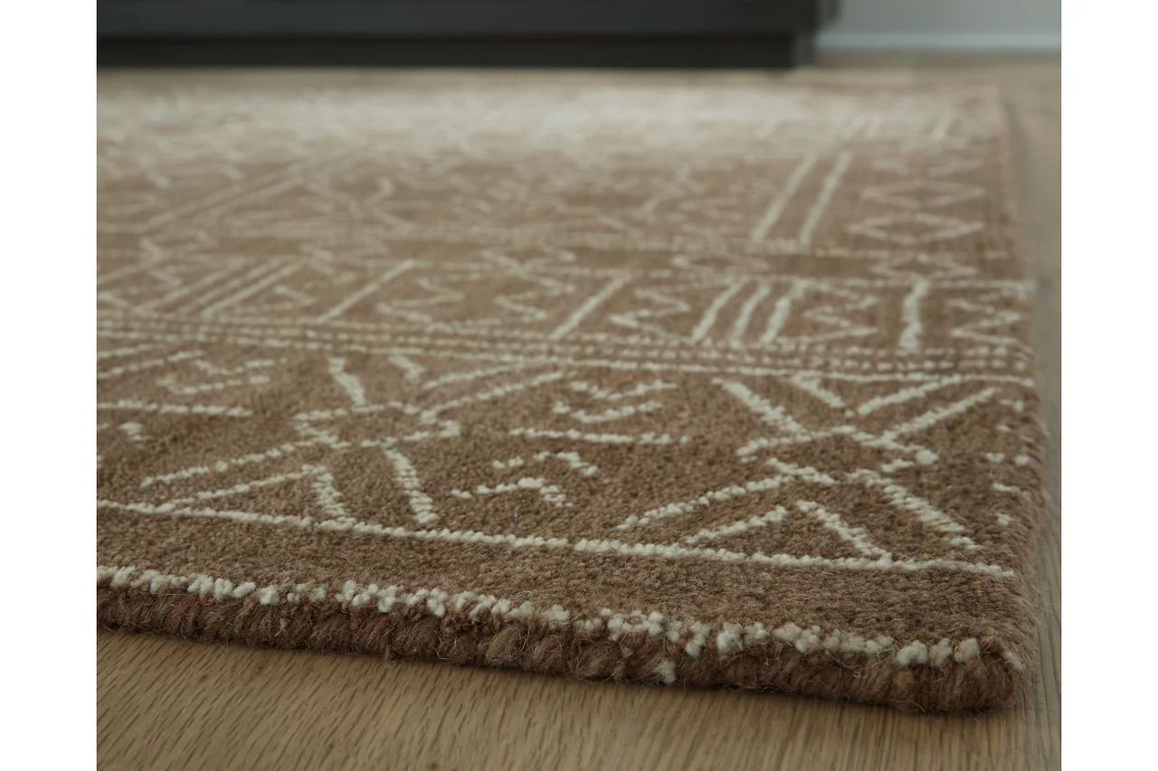 Merrittman 5' x 7' Area Rug In Brown and Ivory R407702
