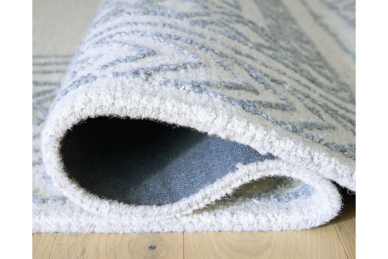 Azelhurst 5' x 7' Area Rug In Blue/Gray/Ivory R407852
