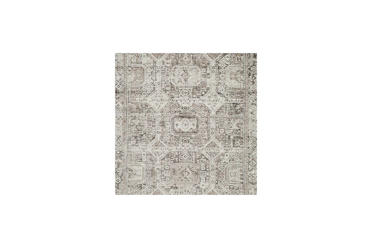 Junley Medium Rug In Multi R408262