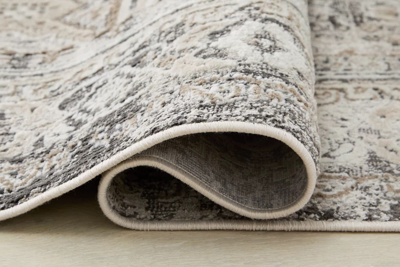 Junley Medium Rug In Multi R408262