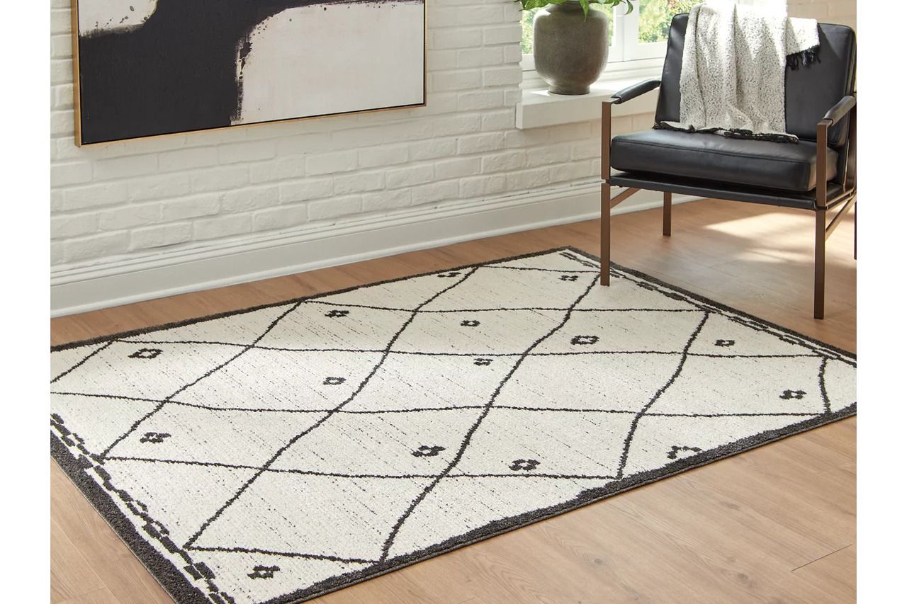 Fenriston Medium Rug In Cream and Black R408302