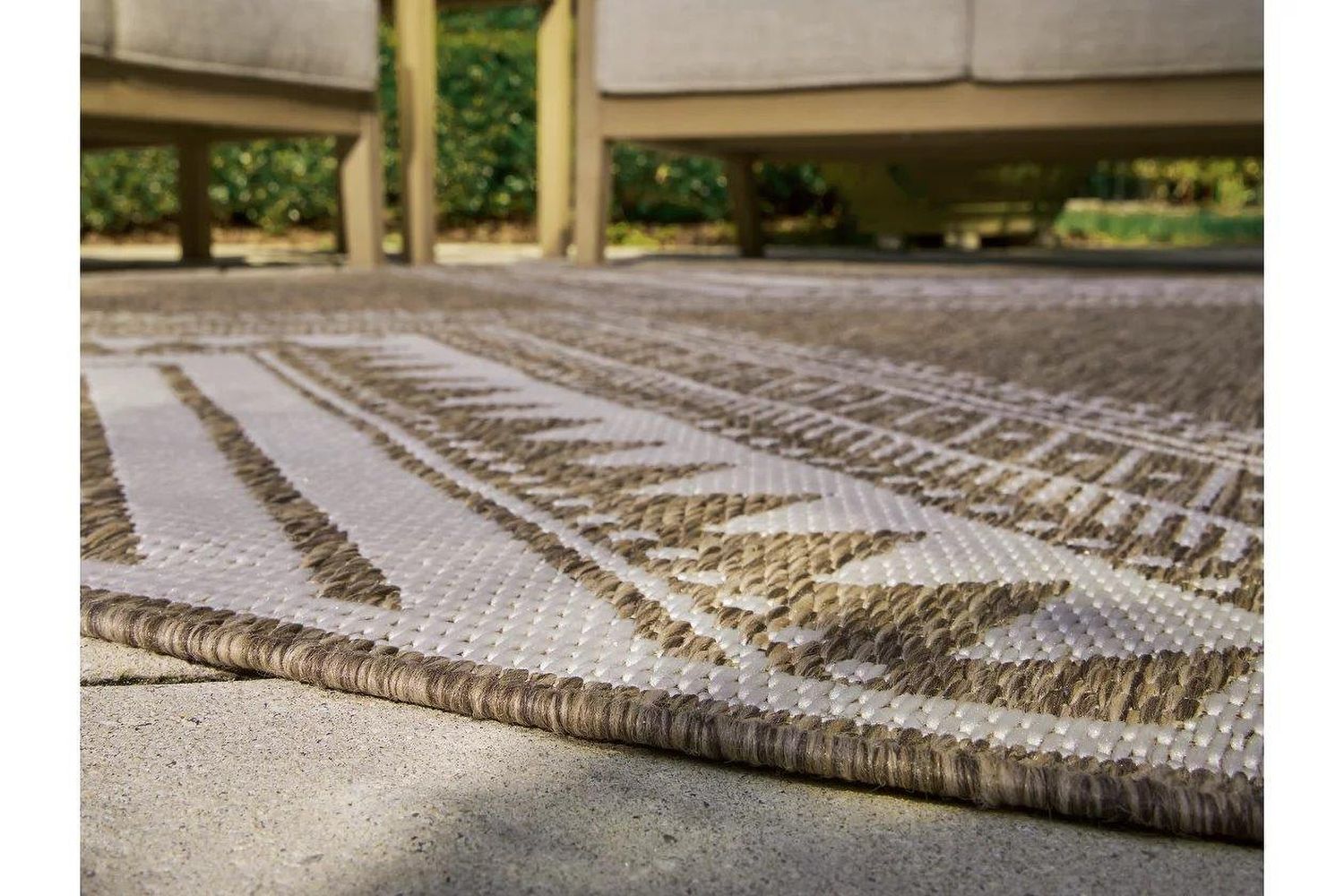 Dunsler 8 ft x 10 ft Rug In Brown and Cream R900011
