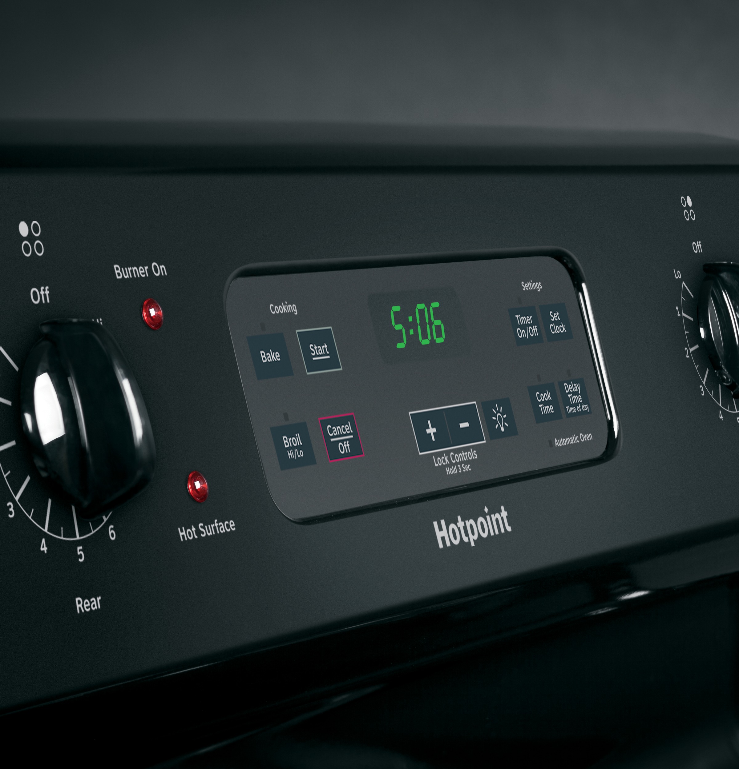 30" Free-Standing Electric Range RB560DHBB, product image 2 of 9