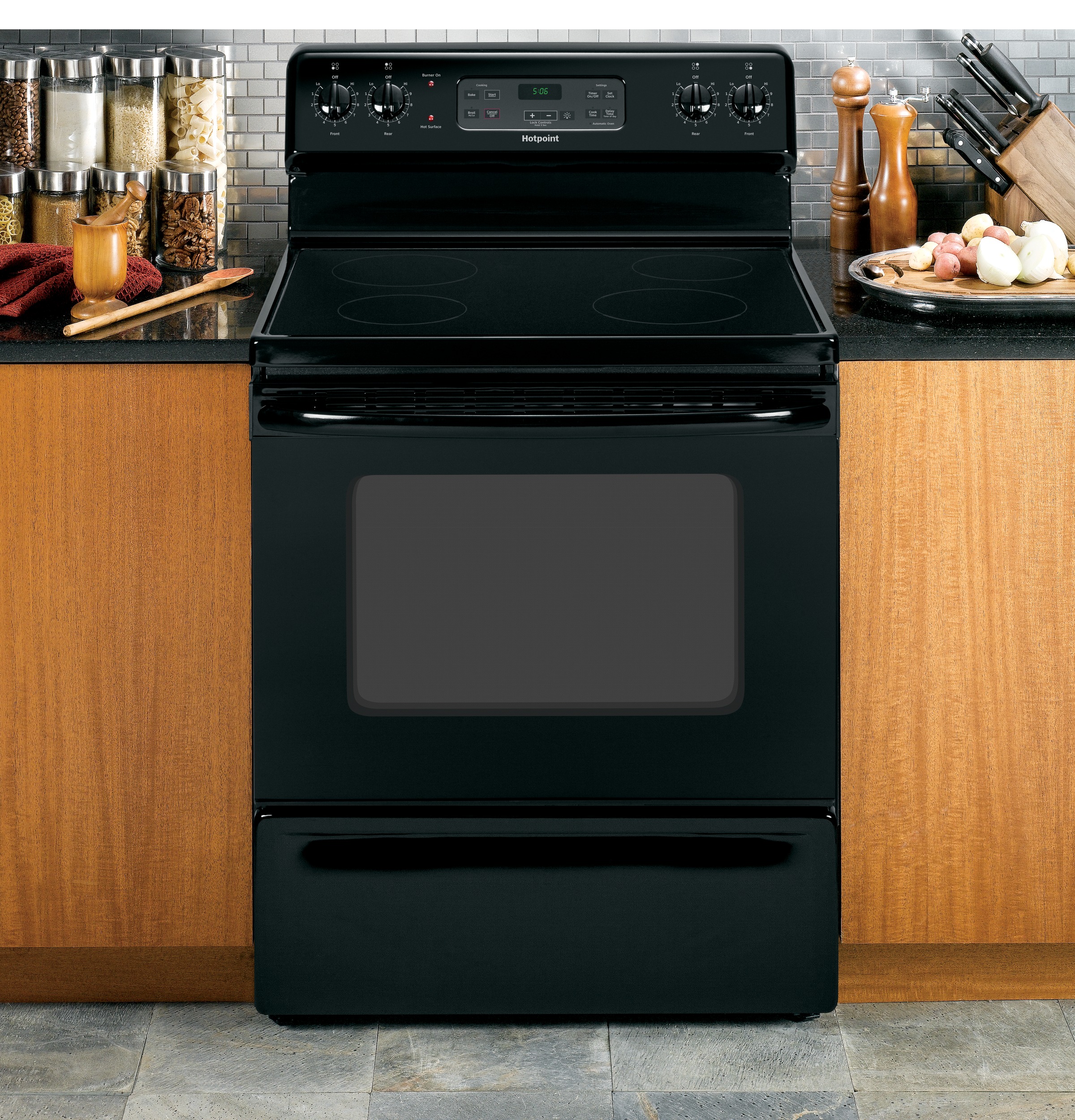 30" Free-Standing Electric Range RB560DHBB, product image 7 of 9