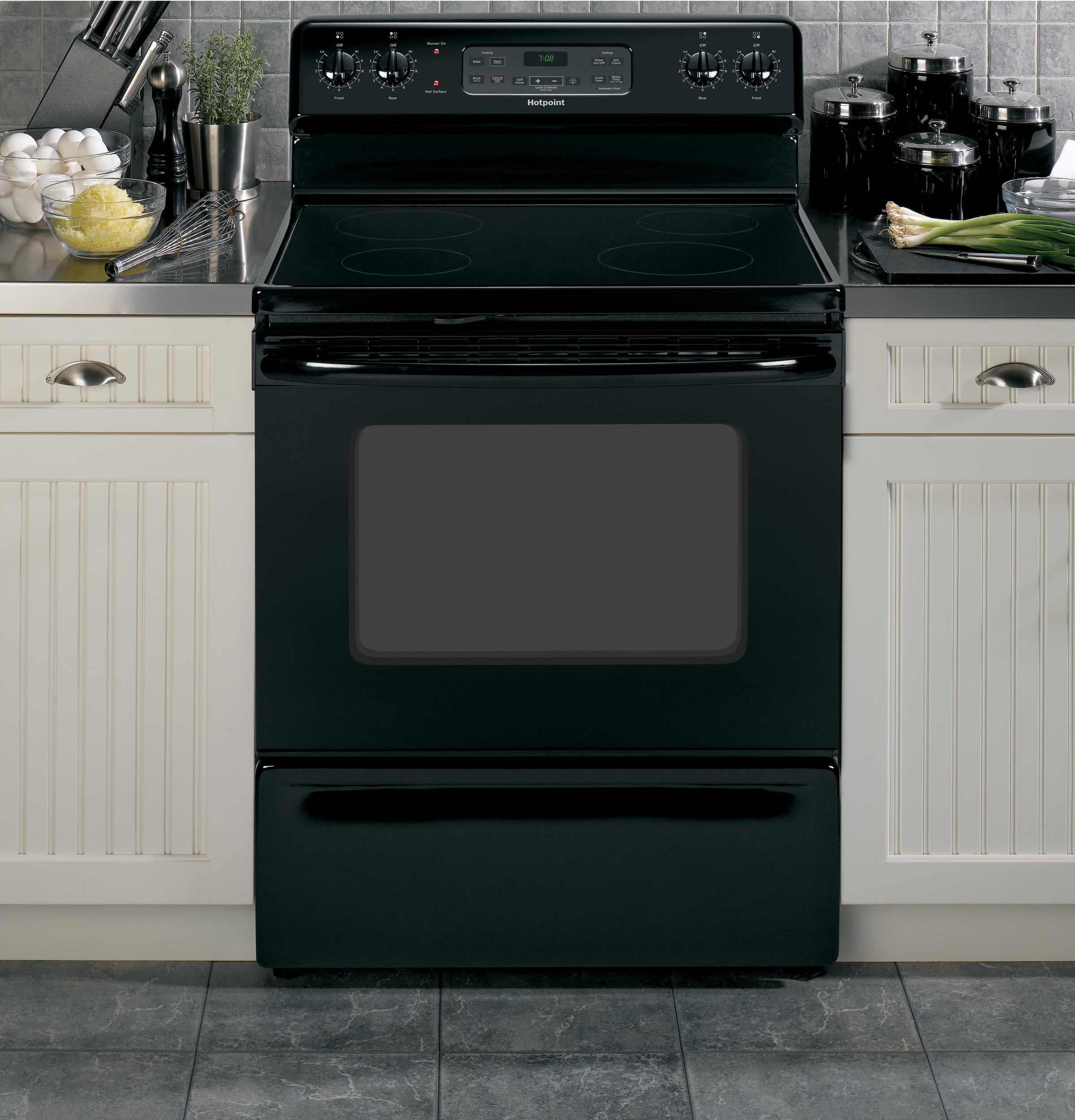 30" Free-Standing Electric Range RB780DHBB, product image 8 of 10