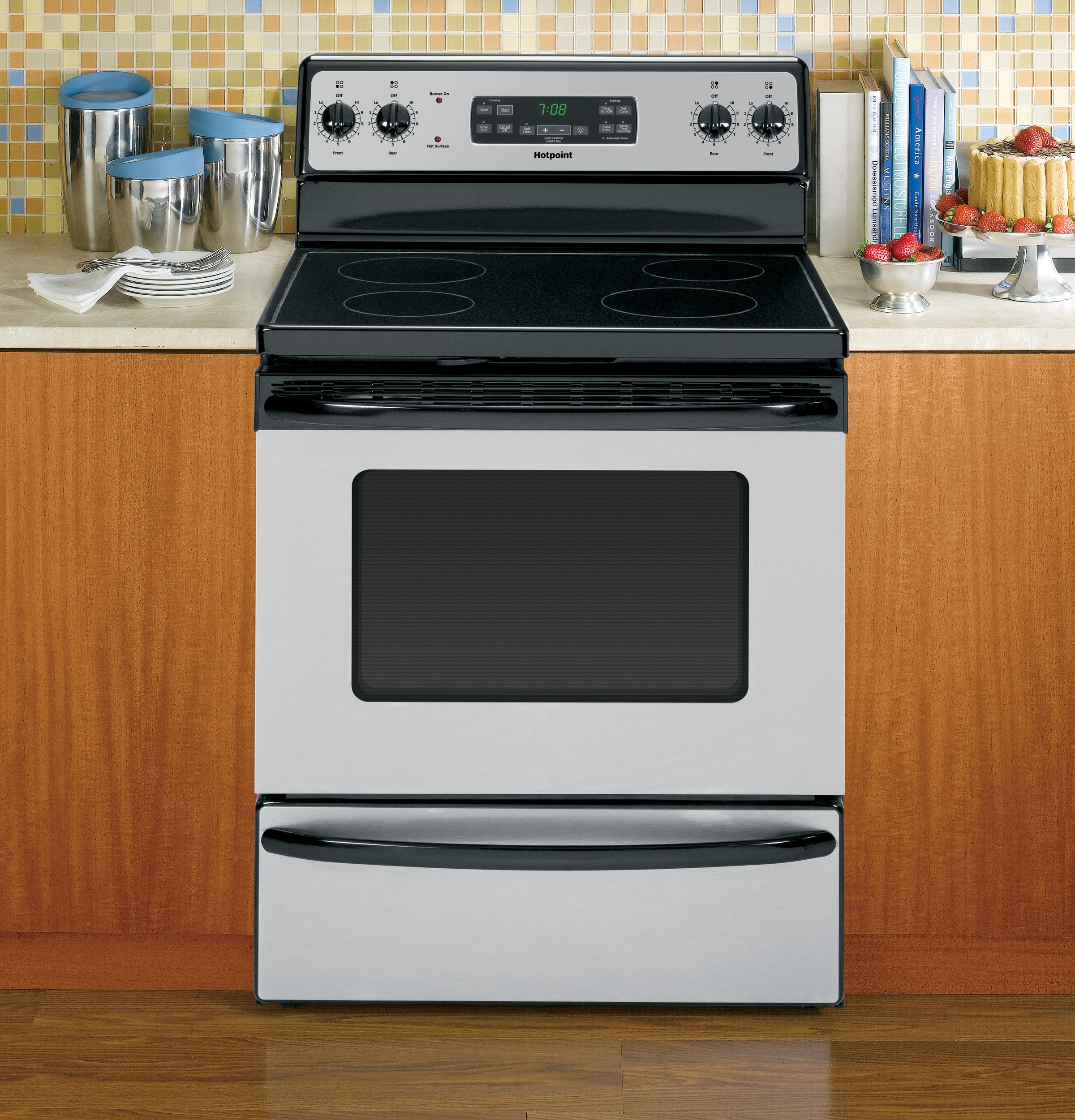 30" Free-Standing Electric Range RB780RHSS, product image 2 of 11