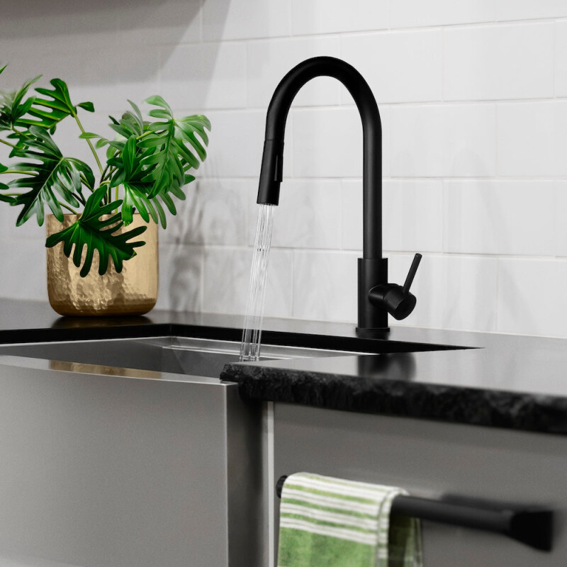 Palisades Pull Down Single Handle Kitchen Faucet In Matte Black RBCN1KFMB