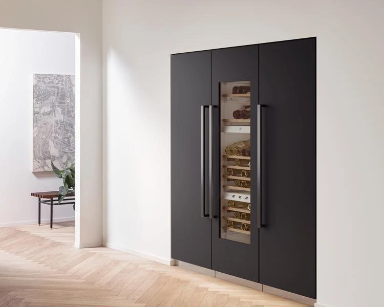 24" Built-in Freezer Column REF24FCIPRL23