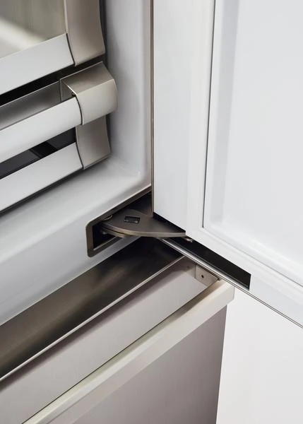 30" Built-in Bottom Mount Refrigerator with Ice Maker REF30BMBIXLT