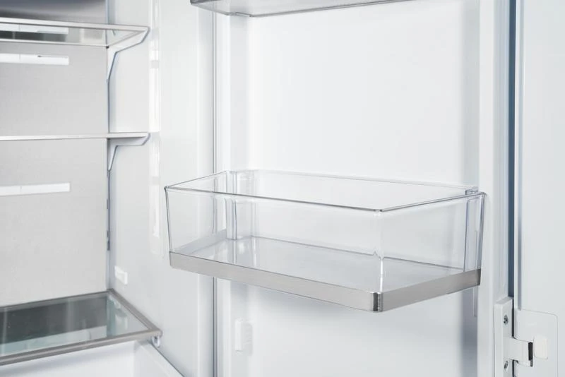 36" Built-in French Door Refrigerator with Ice Maker and Internal Water Dispenser REF36FDBZPNV24
