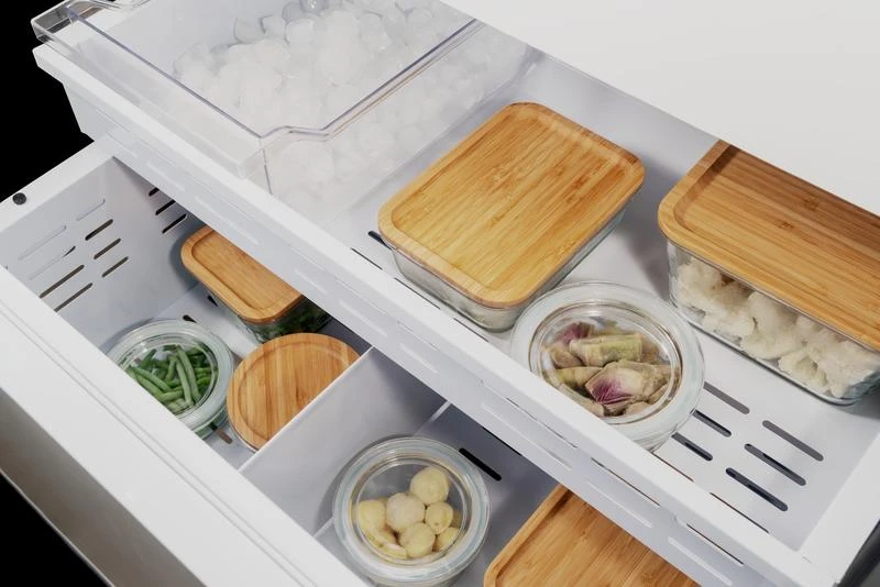 36" Built-in French Door Refrigerator with Ice Maker and Internal Water Dispenser REF36FDBZPNV24