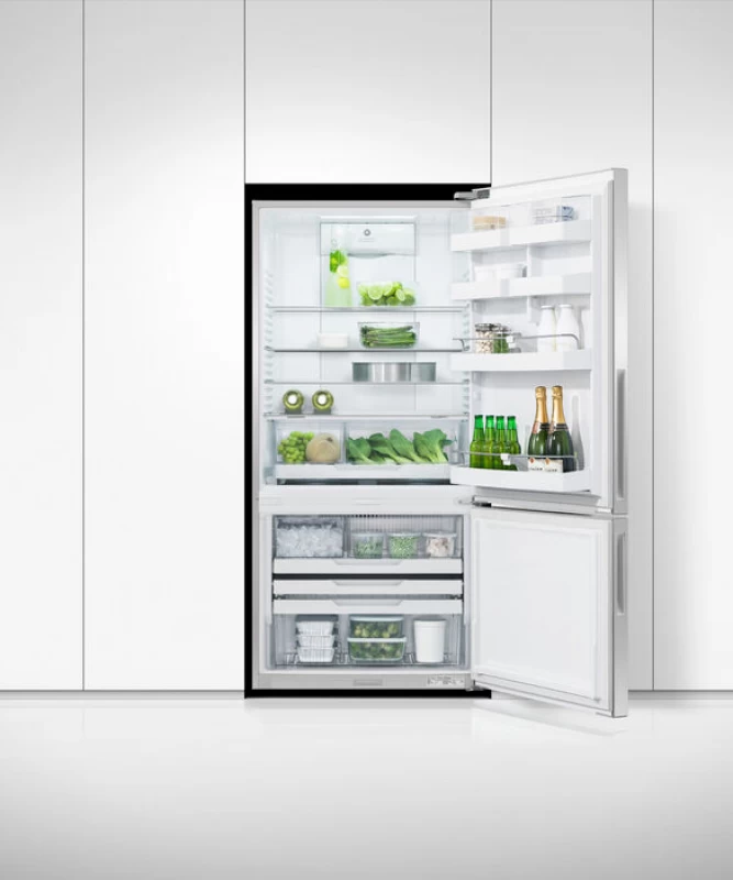 Freestanding Refrigerator Freezer, 32", 17.5 cu ft, Ice & Water RF170BRPUX6N
