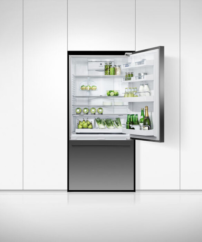 Freestanding Refrigerator Freezer, 32", 17.1 cu ft, Ice & Water RF170WDRUB5
