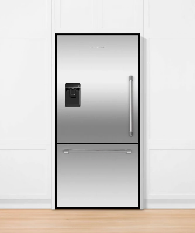 Freestanding Refrigerator Freezer, 32", 17.5 cu ft, Ice & Water RF170WLKUX6