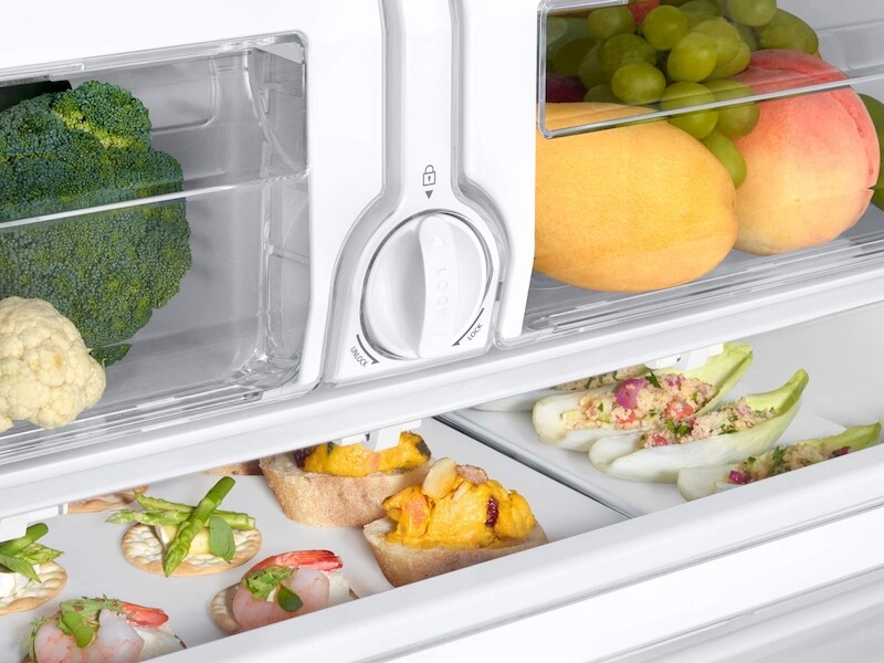 26 cu. ft. 3-Door French Door Refrigerator with CoolSelect Pantry™ in Stainless Steel RF26J7500WW