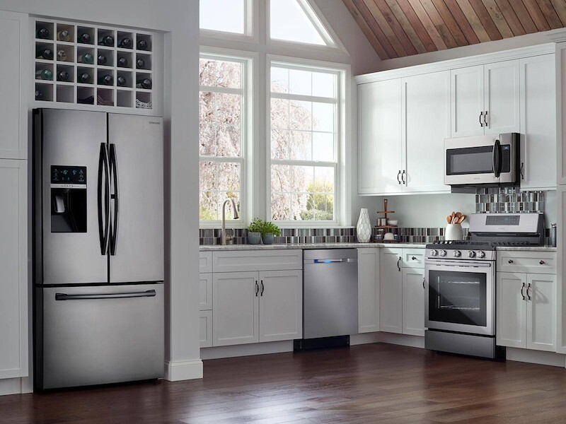 28 cu. ft.Food Showcase 3-Door French Door Refrigerator RF28HDEDBSR
