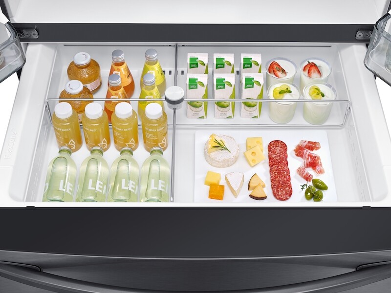 28 cu. ft. 4-Door French Door Refrigerator with 21.5” Touch Screen Family Hub RF28R7551SGAA