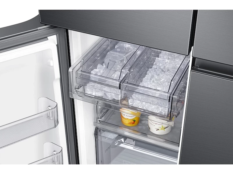 29 cu. ft. Smart 4-Door Flex™ Refrigerator with Family Hub™ and Beverage Center in Black Stainless Steel RF29A9771SGAA