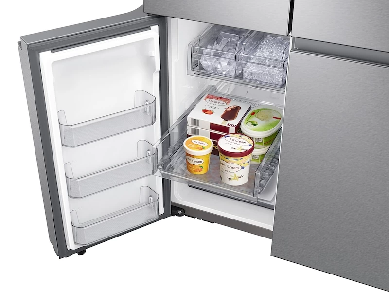 29 cu. ft. Smart 4-Door Flex™ Refrigerator with Family Hub™ and Beverage Center in Stainless Steel RF29A9771SRAA