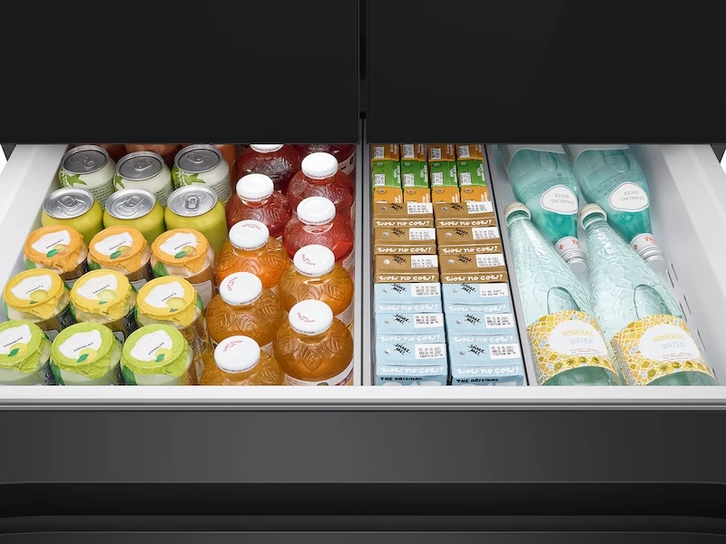 Bespoke 4-Door French Door Refrigerator (29 cu. ft.) – with Top Left and Family Hub Panel RF29BB89008MAA