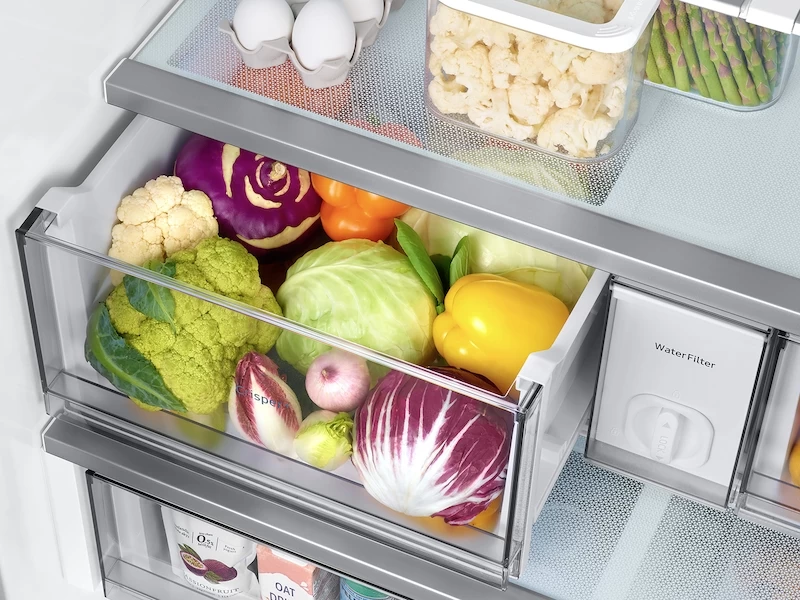 Bespoke 3-Door French Door Refrigerator (30 cu. ft.) with AutoFill Water Pitcher RF30BB6200QLAA