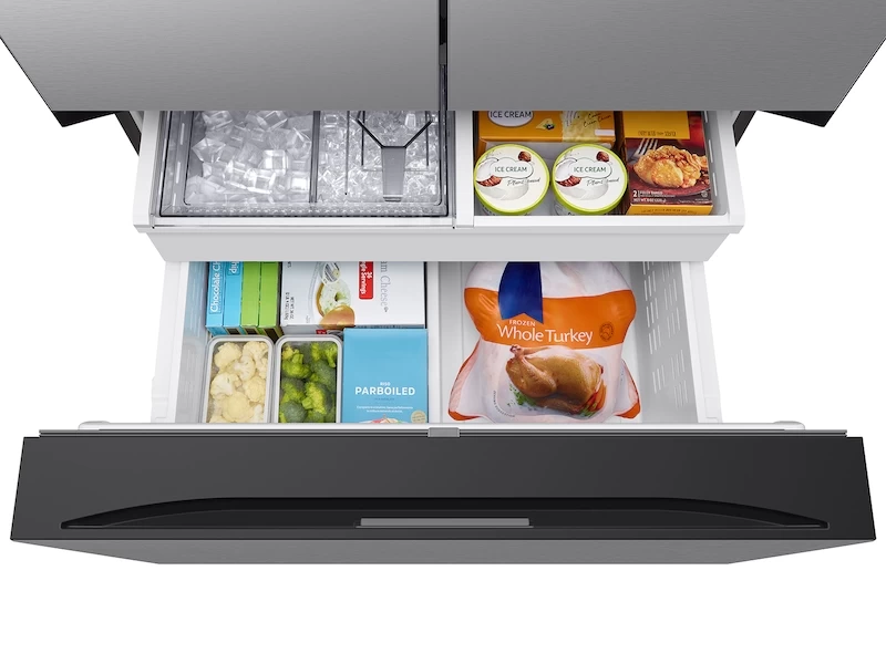 Bespoke 3-Door French Door Refrigerator (30 cu. ft.) with AutoFill Water Pitcher RF30BB6200QLAA