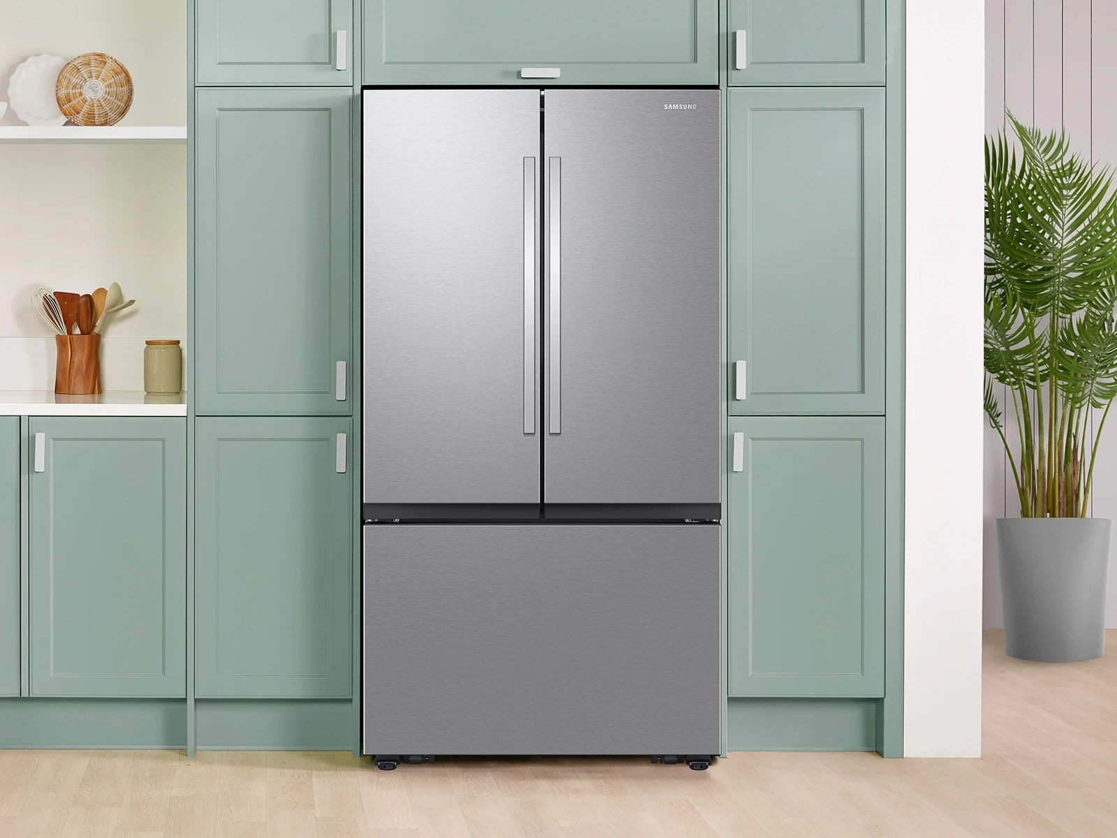 Bespoke AI 3-Door French Door Mega Capacity | Auto Ice Maker 32 cu. ft. RF32CG5D00SRAA