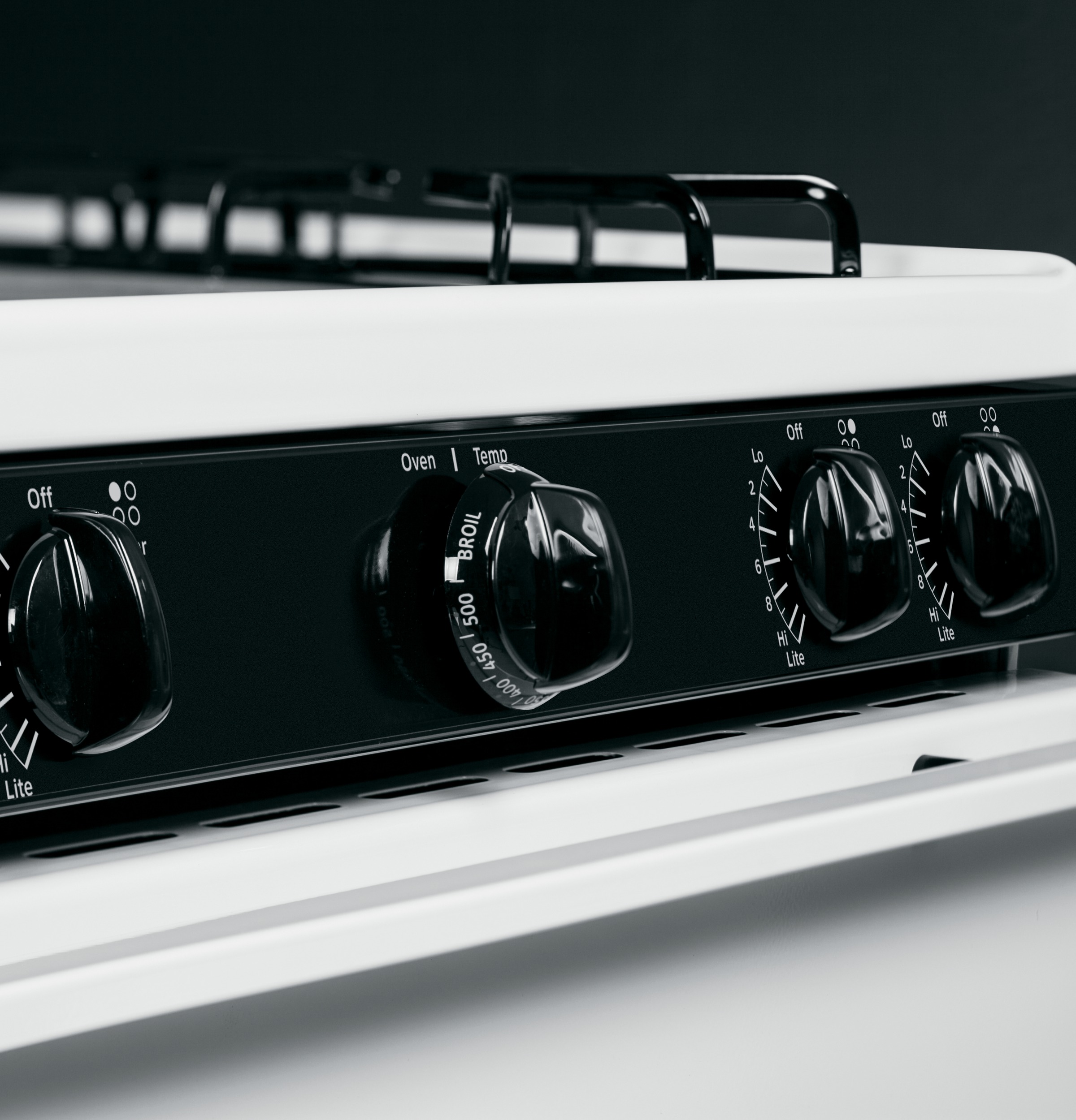 30" Free-Standing Gas Range RGB508PEFWH, product image 8 of 10