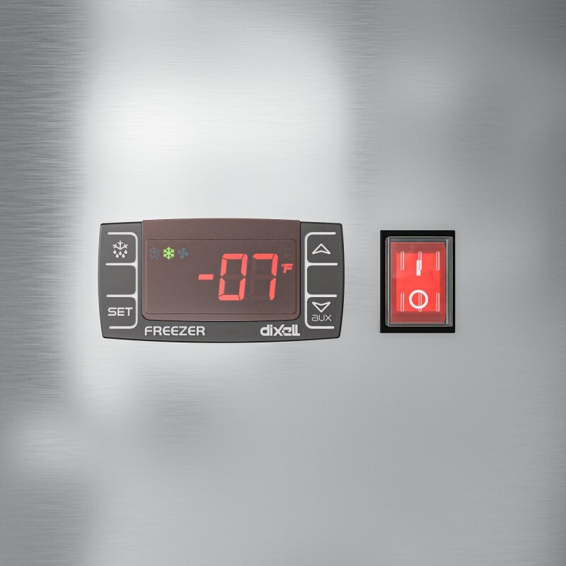 29 in. Commercial Stainless Steel Solid Half Door Reach-In Freezer 23 cu. ft RIF1DSSHD
