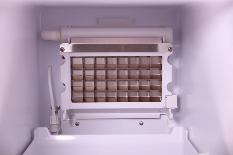 15" Built-in or Freestanding Ice Maker RIM49U3SIS, product image 7 of 8