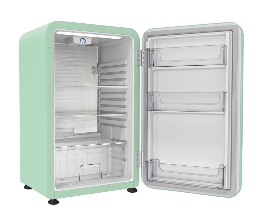 Classic Retro-Style Compact Refrigerator Retro-Style Compact Refrigerator RRX3210AM