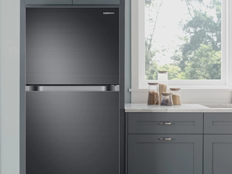 18 cu. ft. Top Freezer Refrigerator with FlexZone RT18M6213SGAA