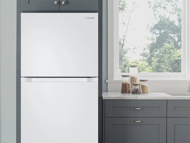 18 cu. ft. Top Freezer Refrigerator with FlexZone and Ice Maker RT18M6215WWAA