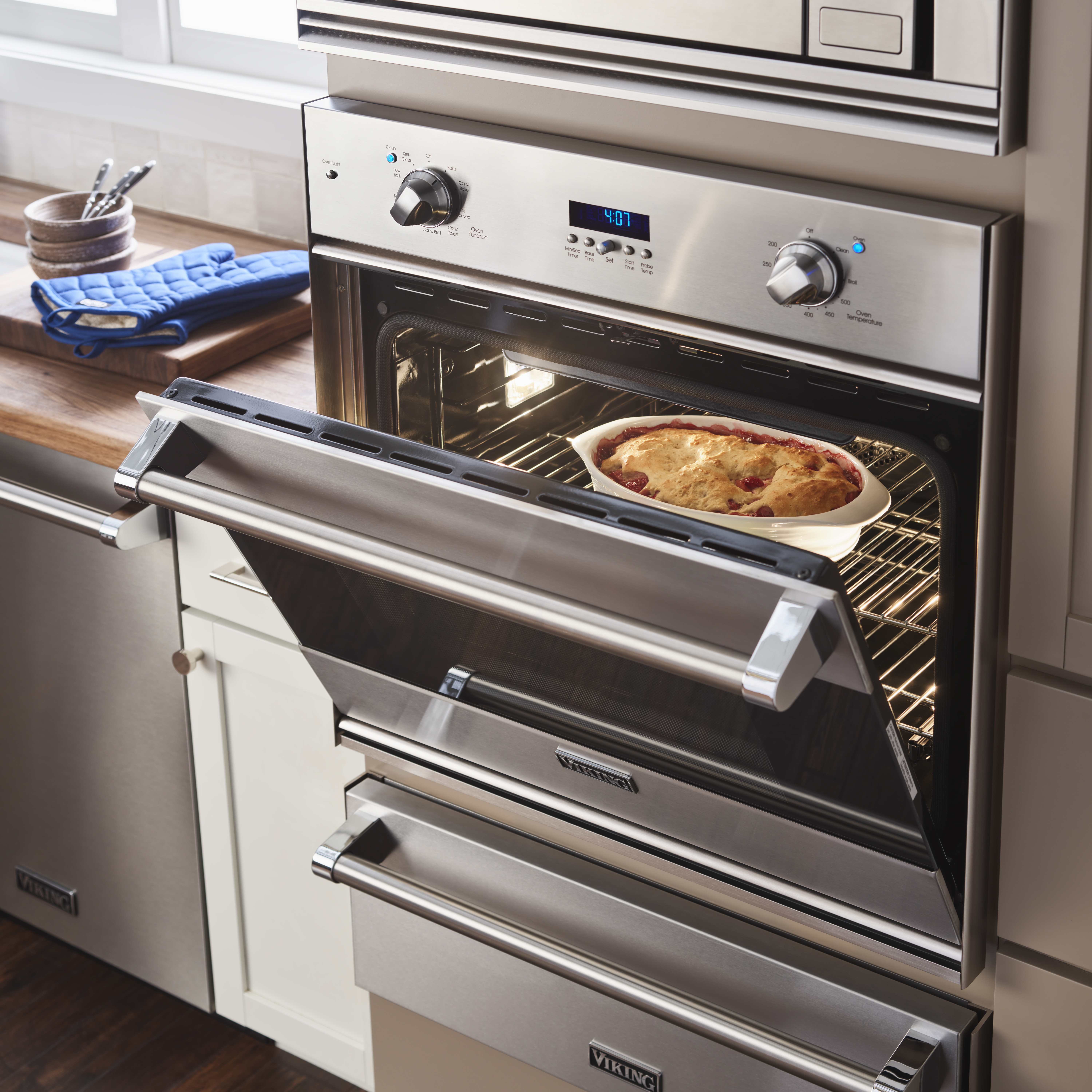 30"W. Electric Single Oven RVSOE330SS