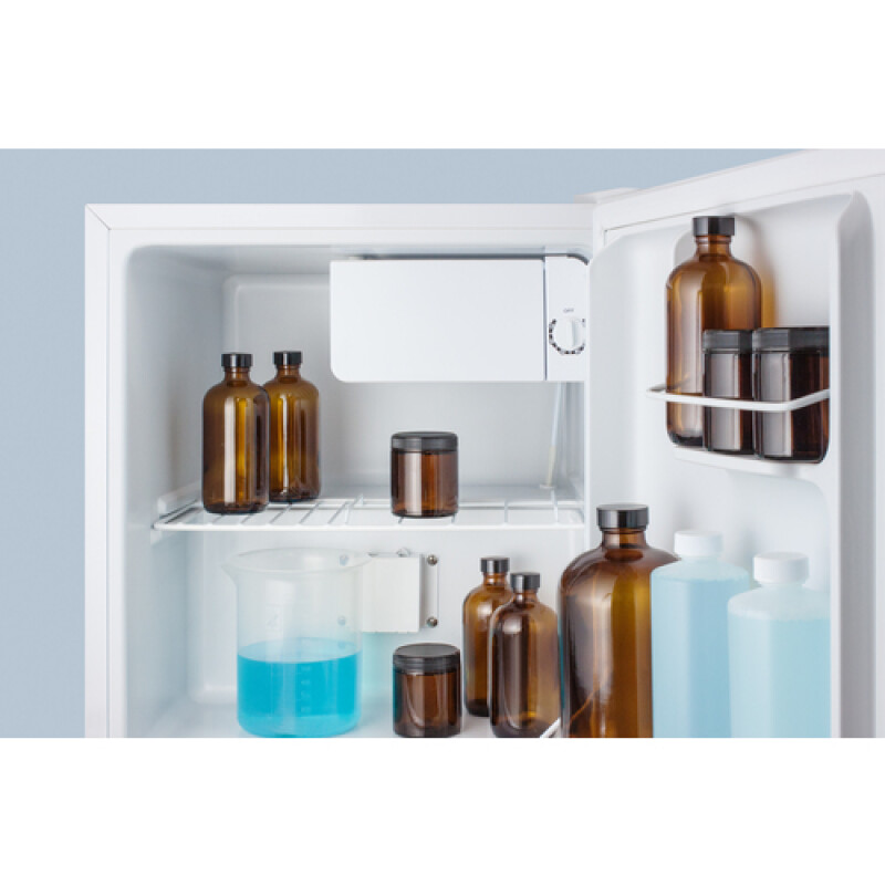 Compact Refrigerator-Freezer S19LWHPLUS2