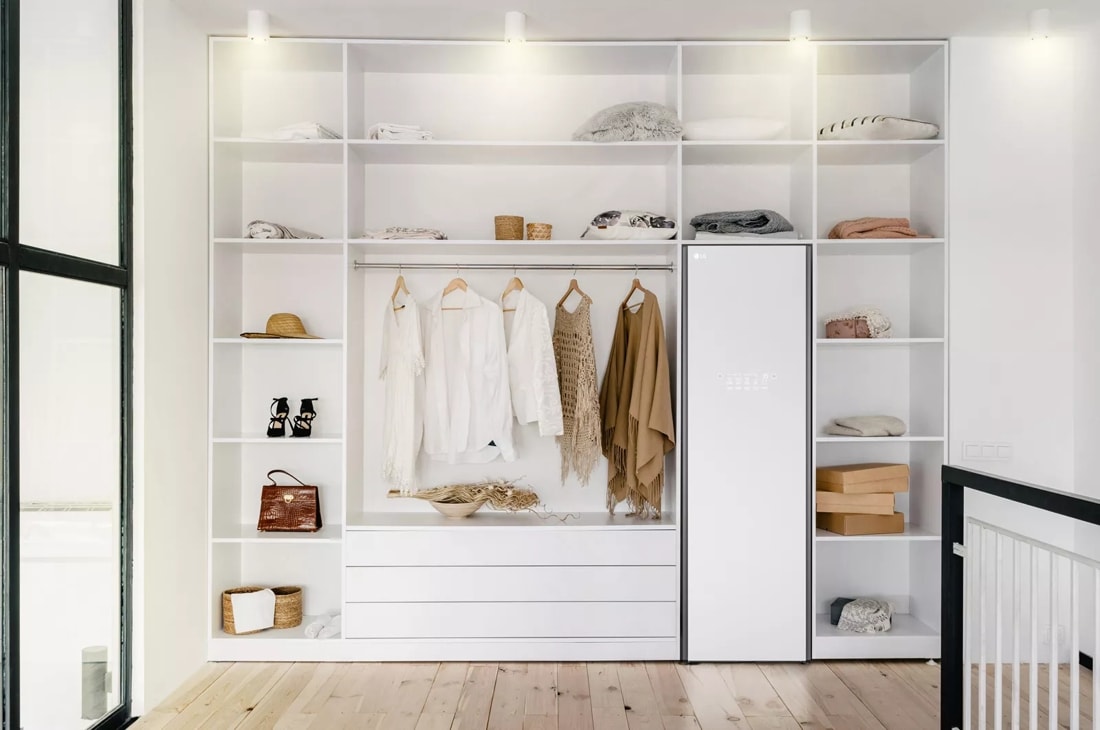 LG Styler® Steam Closet with TrueSteam® Technology and Exclusive Moving Hangers view 21