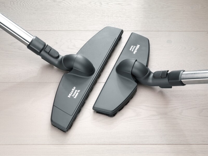 SwivelNeck parquet floorhead for gentle and effortless cleaning of sensitive hard floors. SBB3003PQTWISTER