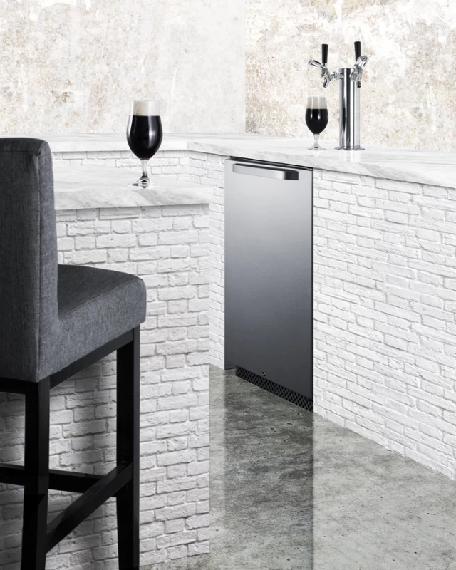 24" Wide Built-In Outdoor Kegerator with TapLocks SBC696OSTWINTL