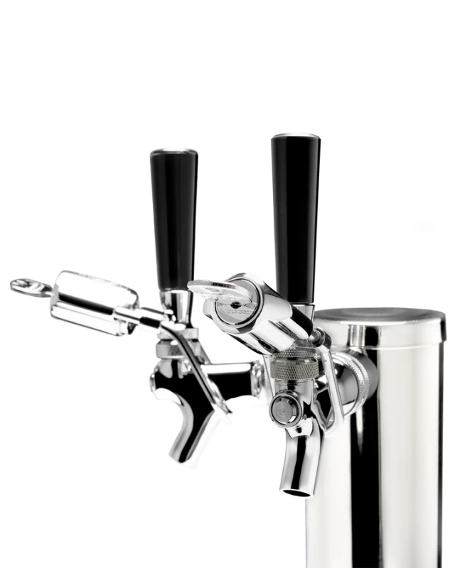 24" Wide Built-In Outdoor Kegerator with TapLocks SBC696OSTWINTL