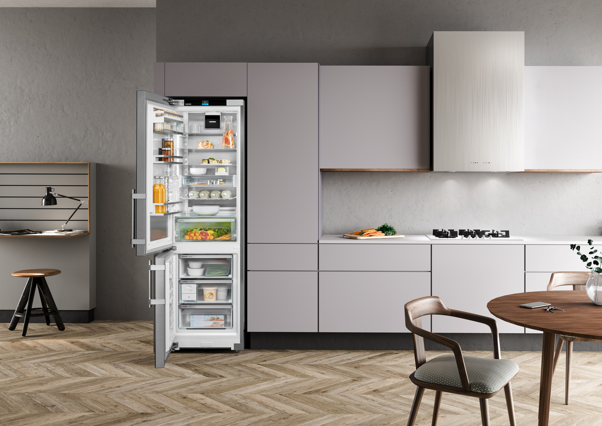 Combined fridge-freezers with EasyFresh and NoFrost, Left Hinged SC5781