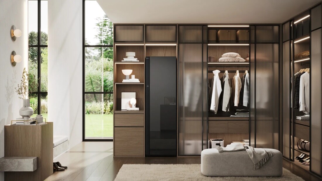 LG Styler® Smart Steam Closet with Dual TrueSteam® Technology, Dynamic MovingHanger™ and Built-In HandySteamer™ view 2