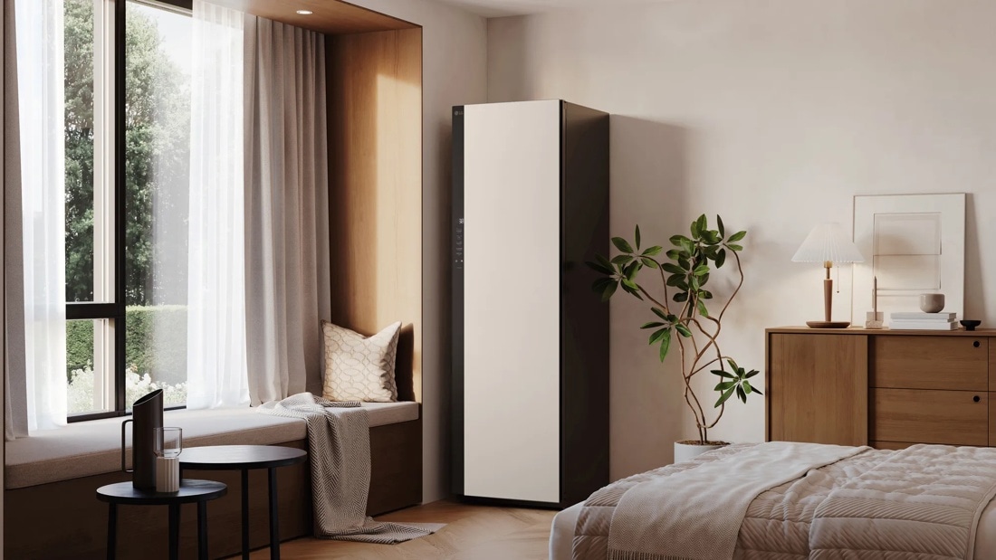 LG Styler® Smart Steam Closet with Dual TrueSteam® Technology and Dynamic MovingHanger™ view 3