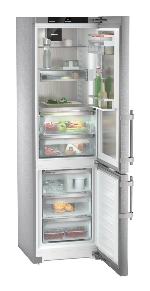 Fridge-freezer with BioFresh Professional and NoFrost SCB5790IM