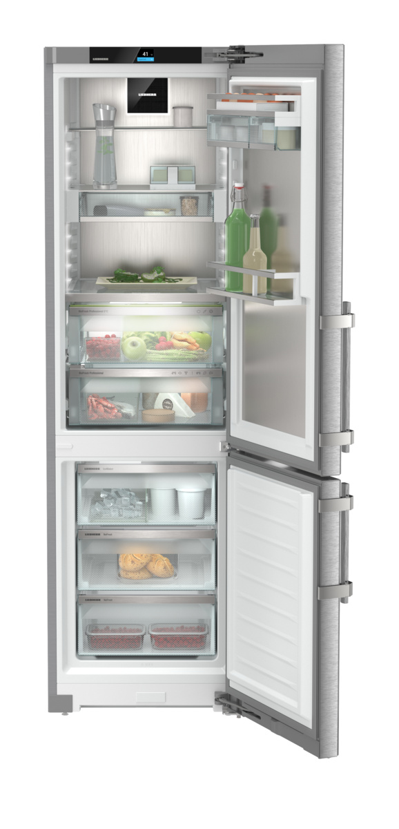 Fridge-freezer with BioFresh Professional and NoFrost SCB5790IM
