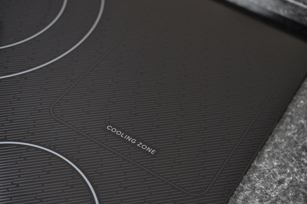 30 in. width Induction Cooktop, European Black Mirror Finish Made with Premium SCHOTT Glass SDH3042DB